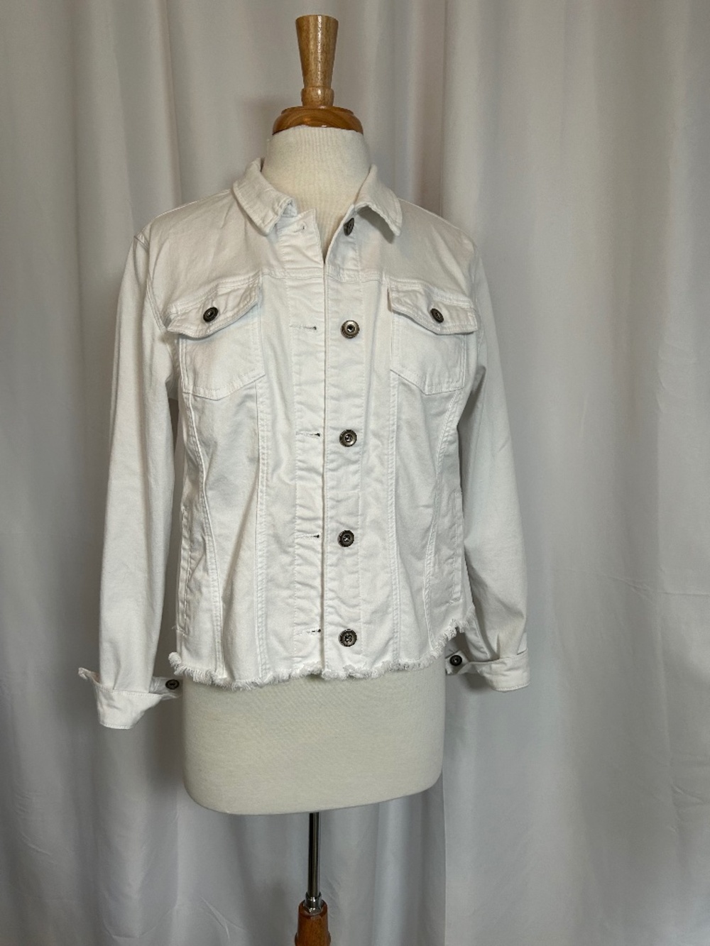 TRIBAL JEANS WHITE JEAN JACKET - SIZE LARGE
